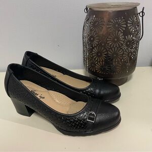 Jess up size 36 shoes